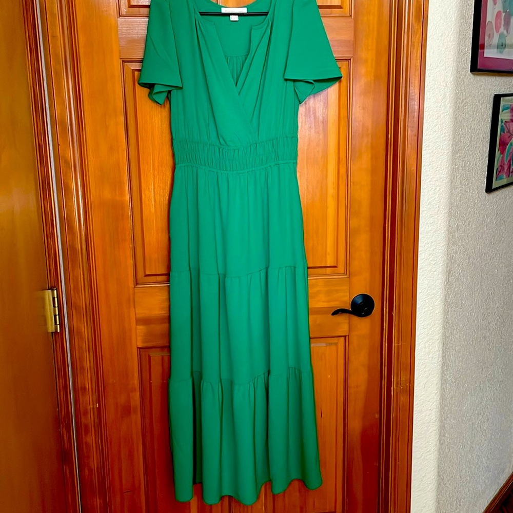 Monteau Los Angeles Kelly green dress size Medium